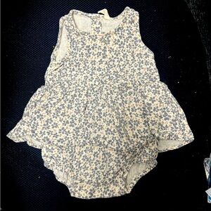 Quincy Mae floral romper size 3-6 mo